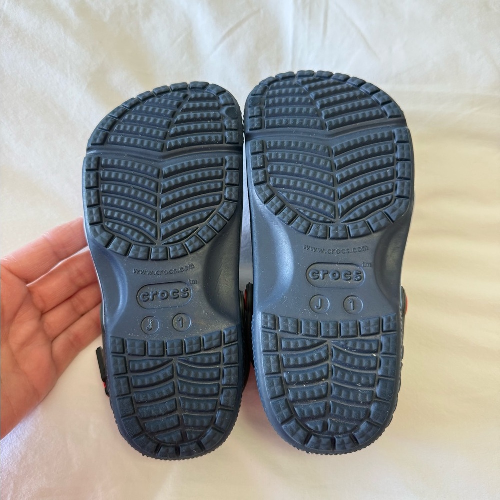 Crocs x Marvel Avengers | Junior SZ 1 | Navy Blue Red Clogs Comfort Lightweight - Picture 7 of 8